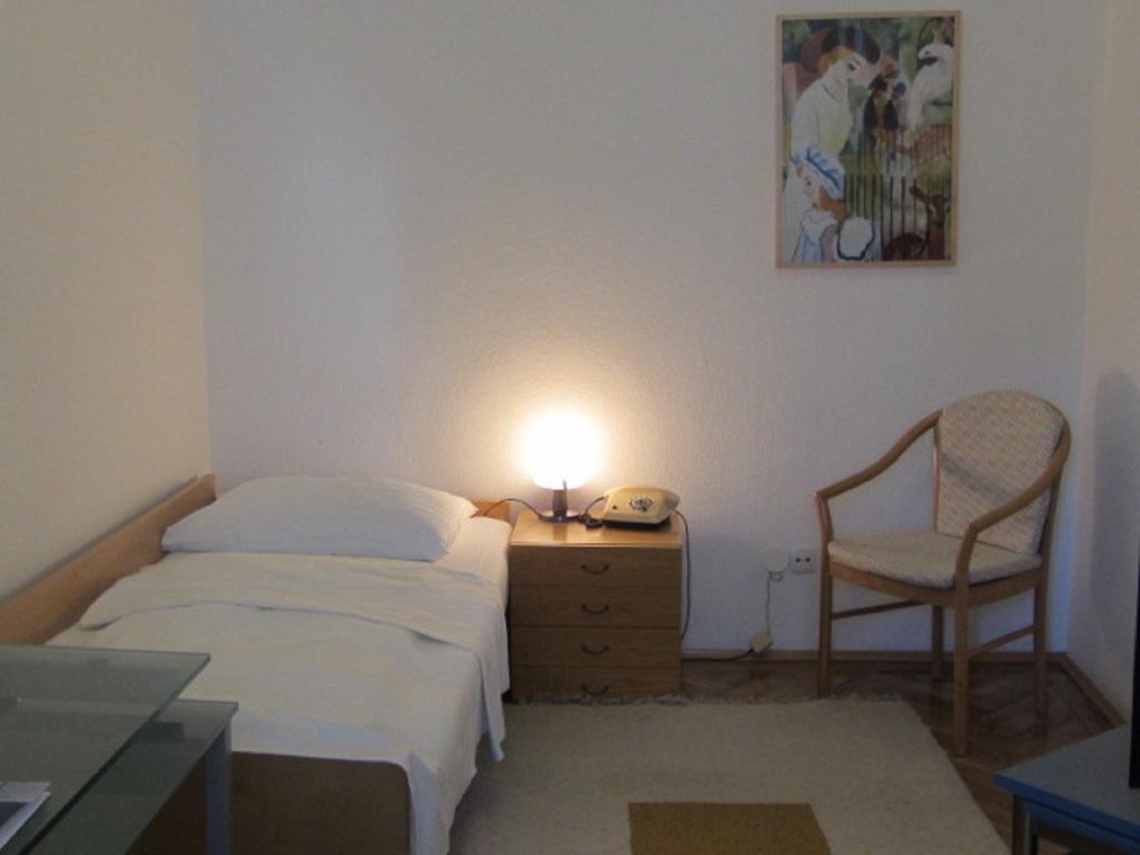 Hotel Wiener Kindl Habitación foto